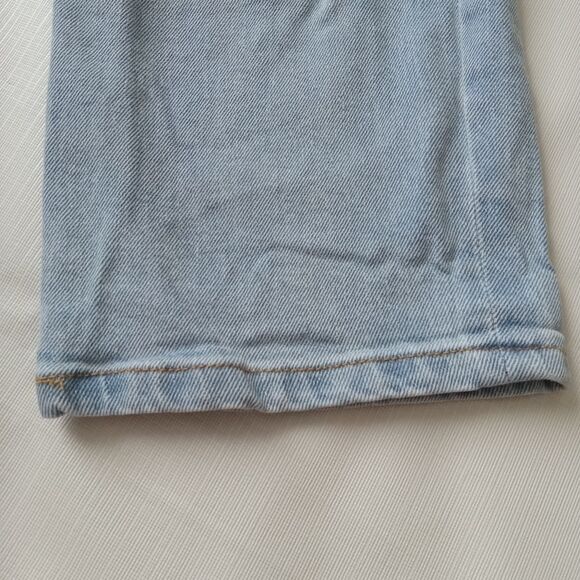 No Boundaries Juniors Light Wash Distressed Straight Leg Denim Jeans Size 19 - Picture 10 of 12